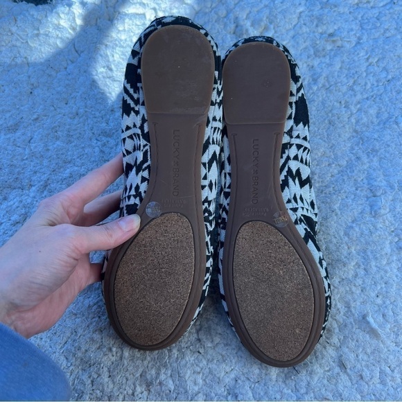 Lucky Brand 'Echo2' Canvas Geometric Design Black White Slip On Ballet Flats - Picture 5 of 9